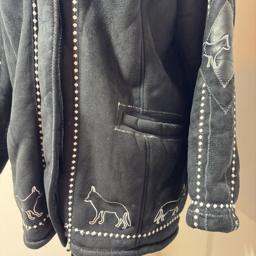 Ameri Mode Suede Jacket Wolf Embroidered Native P… - image 2